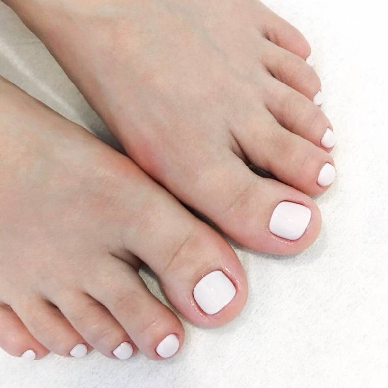 Педикюр красивый модный, фото - Ногтевая студия Y.Nails