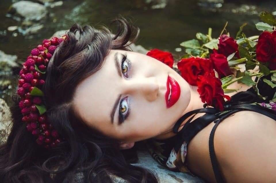 Фотосесія на природі художня з вінком, фото - Візажист Марина Шульц