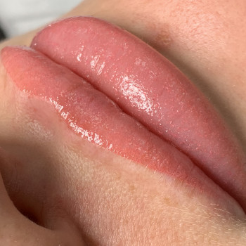 Пудровые брови / акварельные губы
                    Мастер перманентного макияжа Светлана Сугакова Одесса