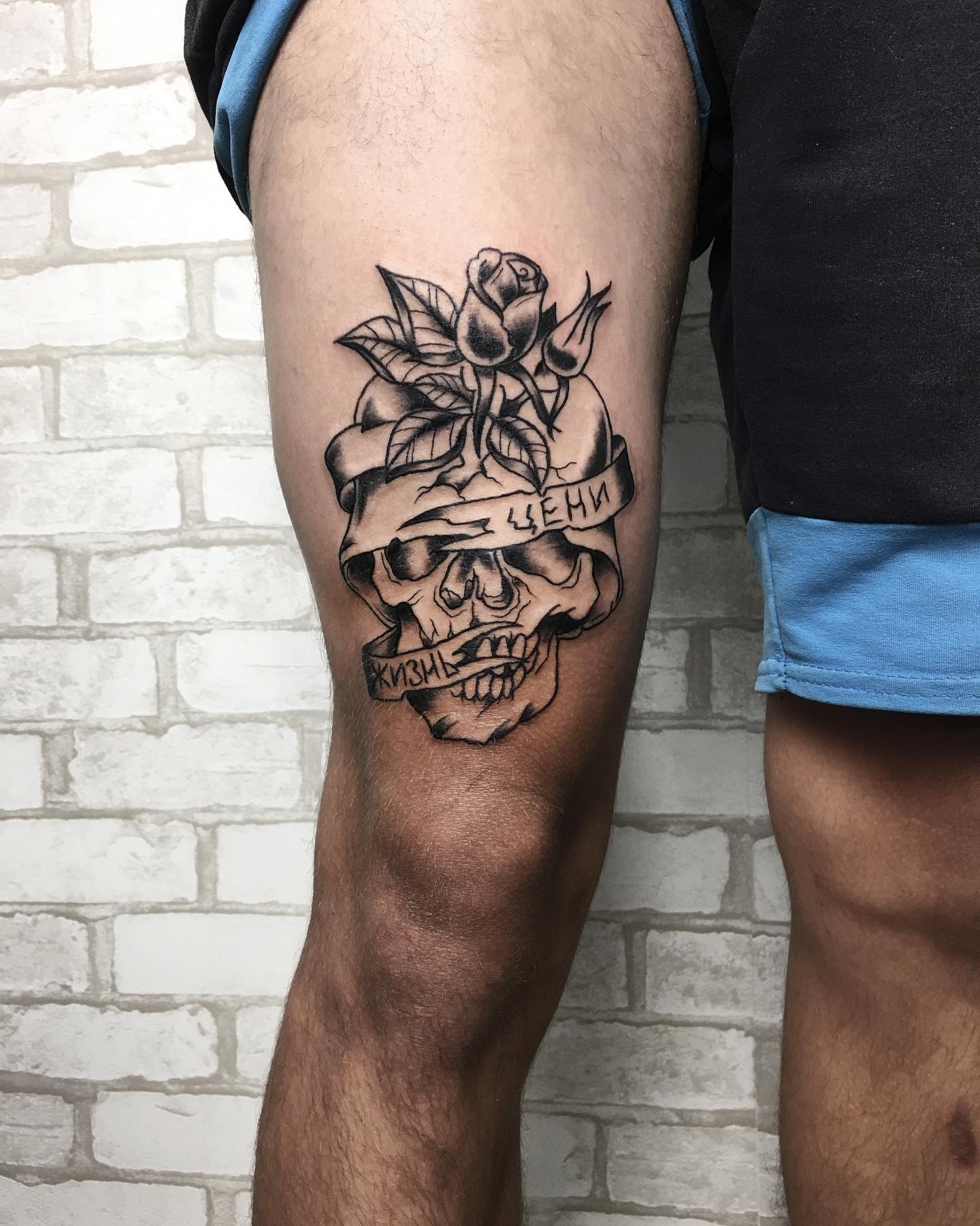 Для хлопців череп троянда, фото - Тату салон Dark Space Tattoo