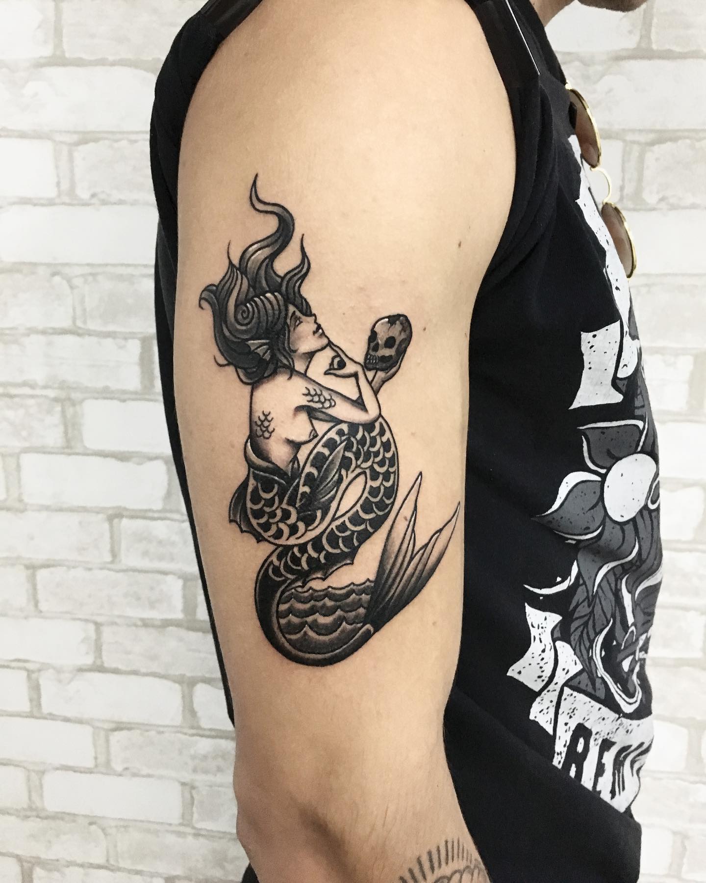 Для хлопців на плечі череп, фото - Тату салон Dark Space Tattoo