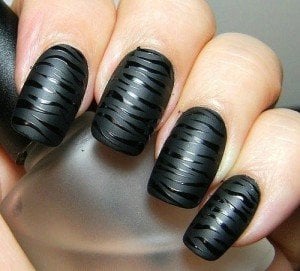 Черный маникюр матовый тигровый, фото - Студия красоты Deja-vu