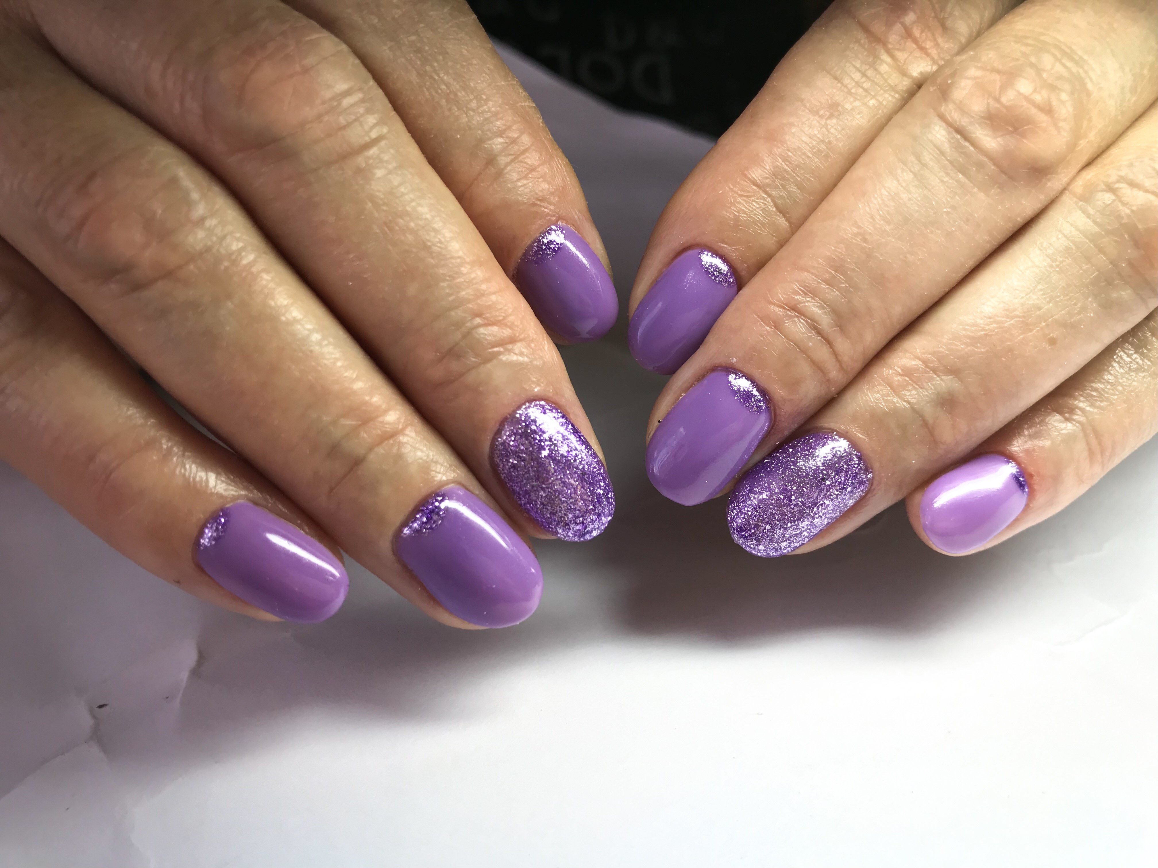 Манікюр з блискітками у пастельних тонах фіолетовий, фото - Майстер манікюру Ксения Сивоглаз