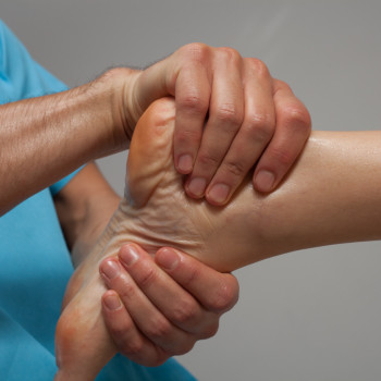 Массаж стоп