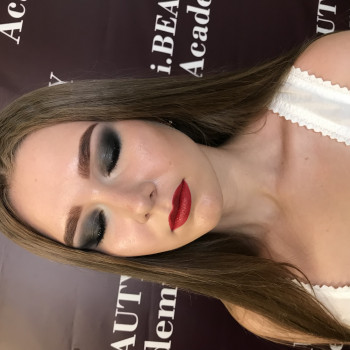 Макияж
                    Визажист Александра Харьков