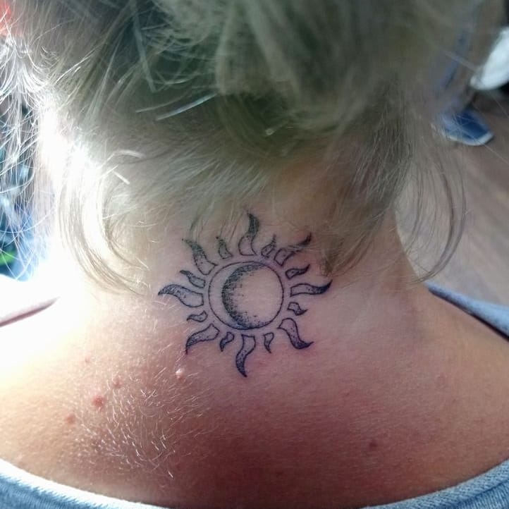 Женские на шее черно-белые, фото - Тату салон TST