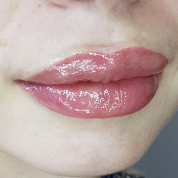 Перманентний макіяж губ
                    Мастер перманентного макияжа Марина Мороз Львов