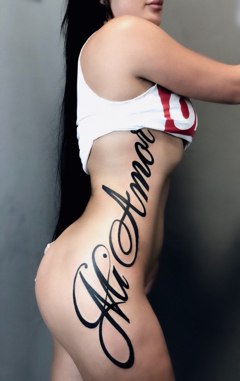 Для дівчат чорно-білі слова, фото - Тату салон RS Tattoo Community