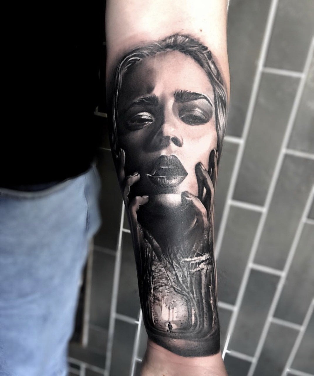 Для хлопців на передпліччі реалізм, фото - Тату салон RS Tattoo Community