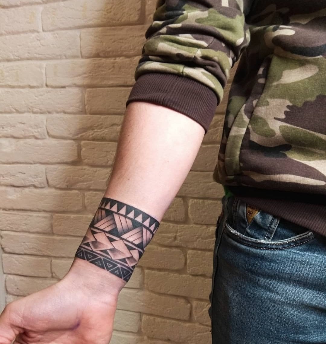 На руці орнамент орнаментал, фото - Тату майстер Алина Антонова