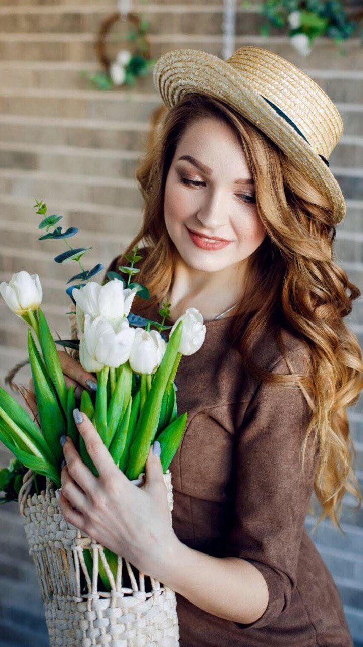 Ніжна фотосесія жіночна в капелюсі, фото - Візажист Анна Кирильцева
