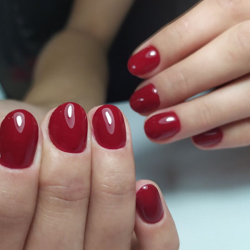 Маникюр с покрытием гель-лаком
                    Салон красоты Confetti Харьков