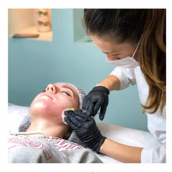 Лікування акне
                    Косметолог-ін'єкціоніст Оксана Львів