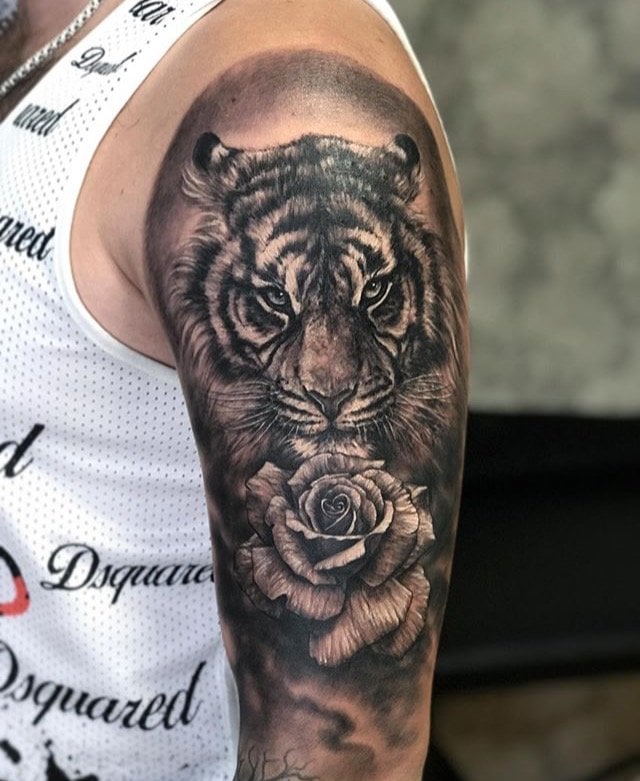 Для хлопців на руці троянда, фото - Тату салон Tattoo Black Cat