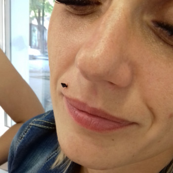 Прокол губы
                    Мастер по пирсингу Валентина Одесса