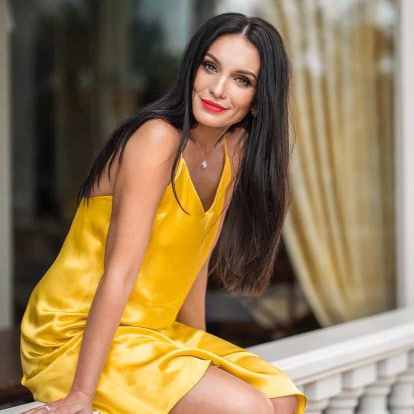 Стильна фотосесія у сукні жіночна, фото - Візажист Марина Лаер