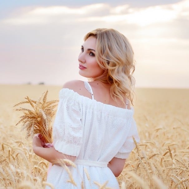 Фотосесія на природі у полі сукні, фото - Візажист Людмила Сандина