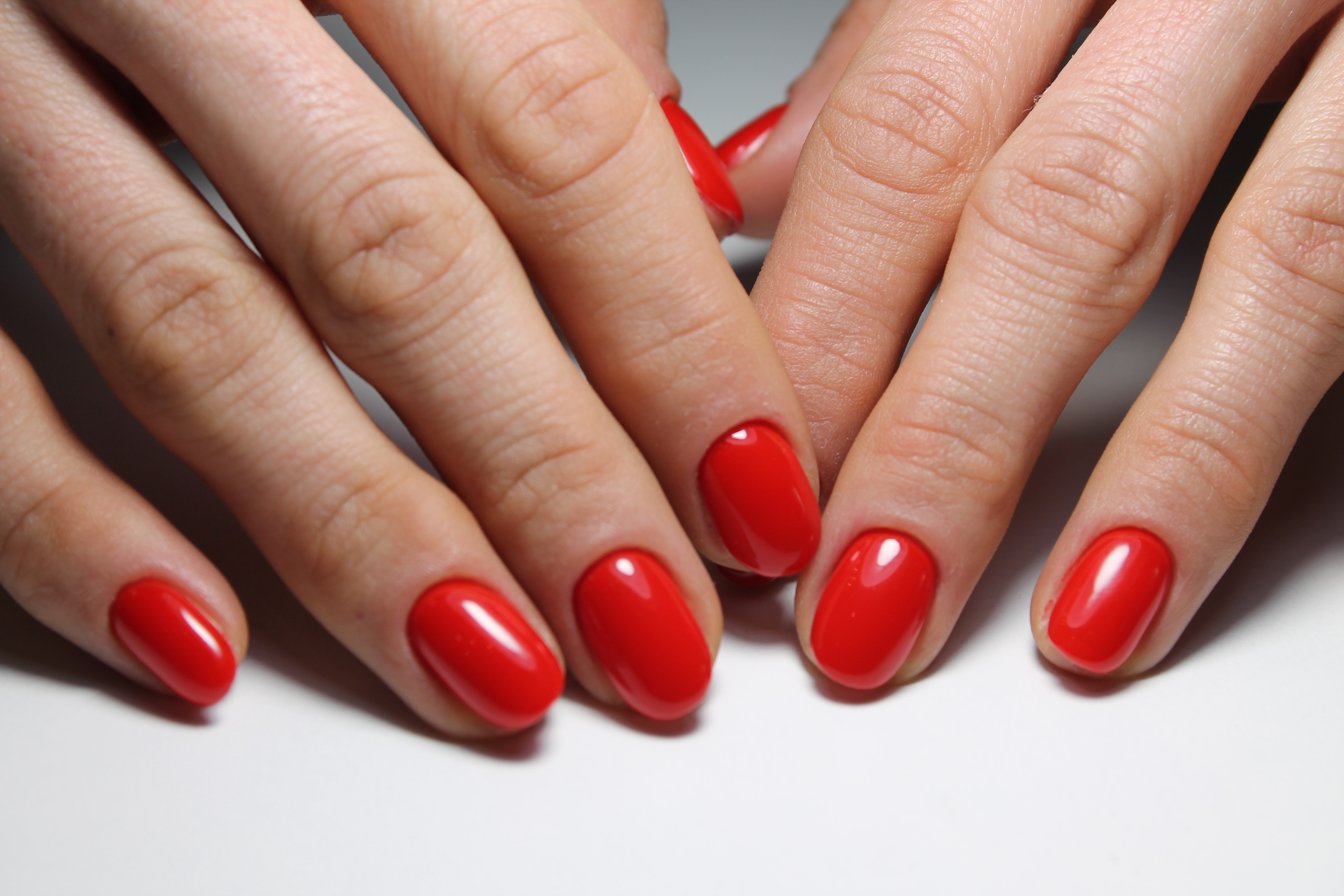 Червоний манікюр яскравий однотонний (монохромний), фото -  Shiny Nails