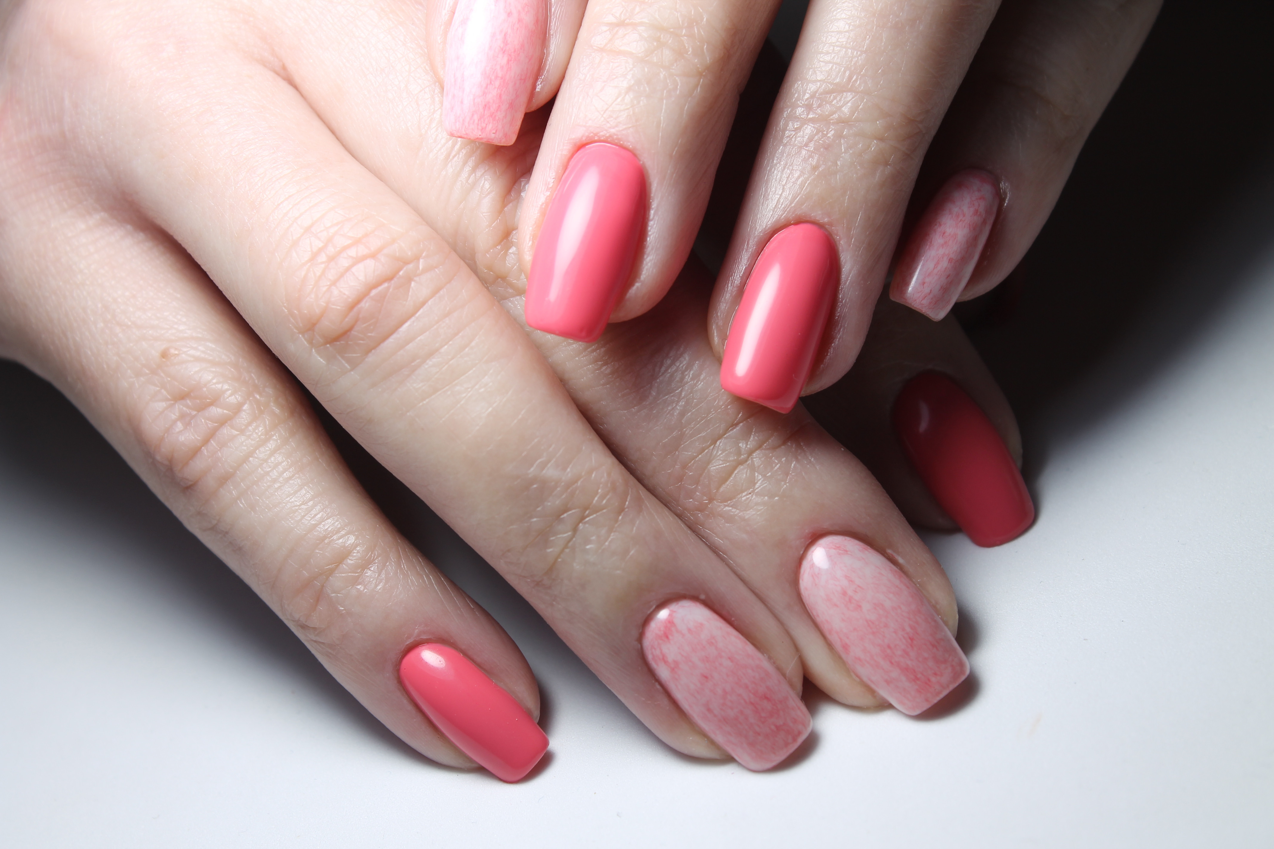 Манікюр мигдаль рожевий на довгі нігті, фото -  Shiny Nails