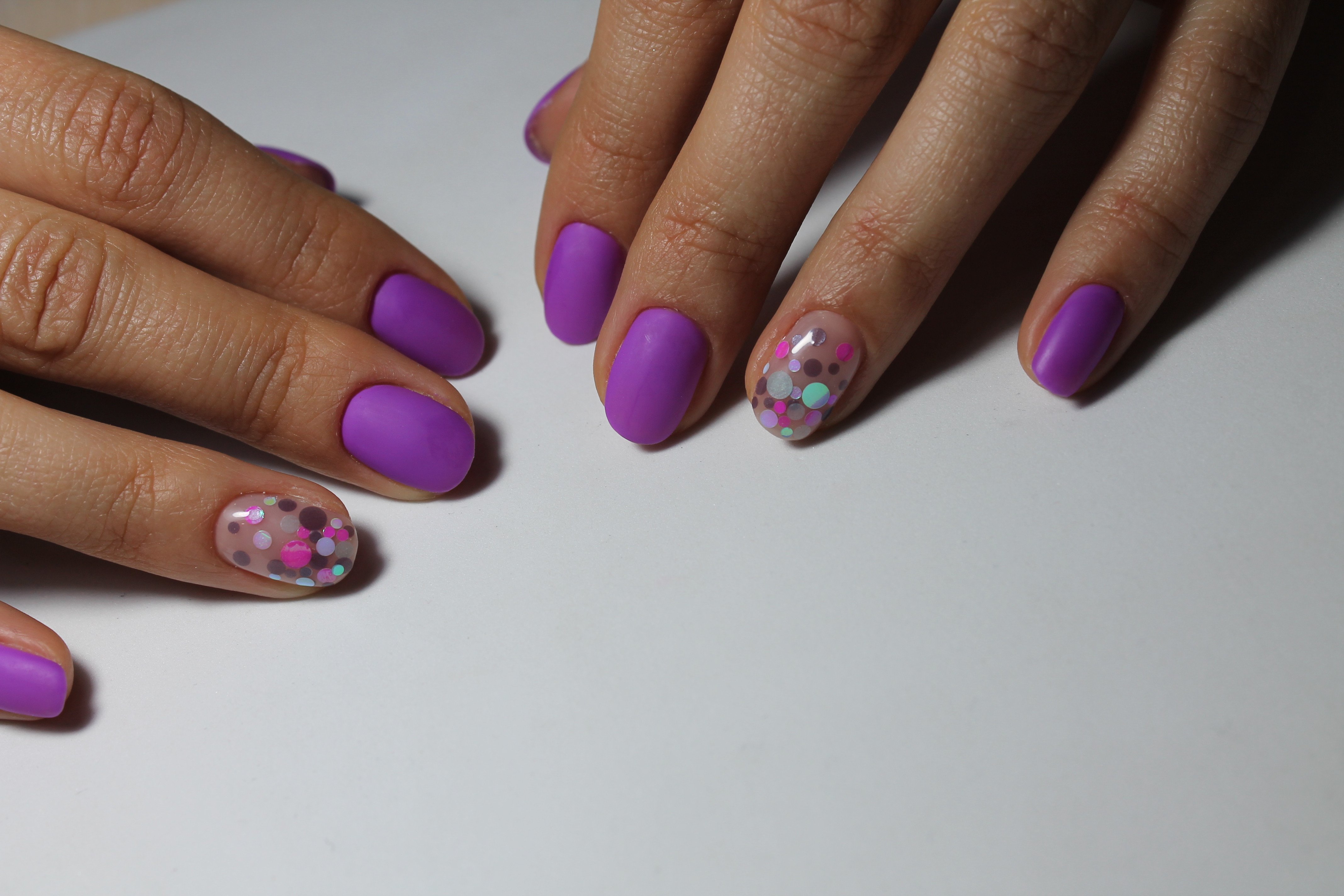 Манікюр з блискітками матовий фіолетовий, фото -  Shiny Nails