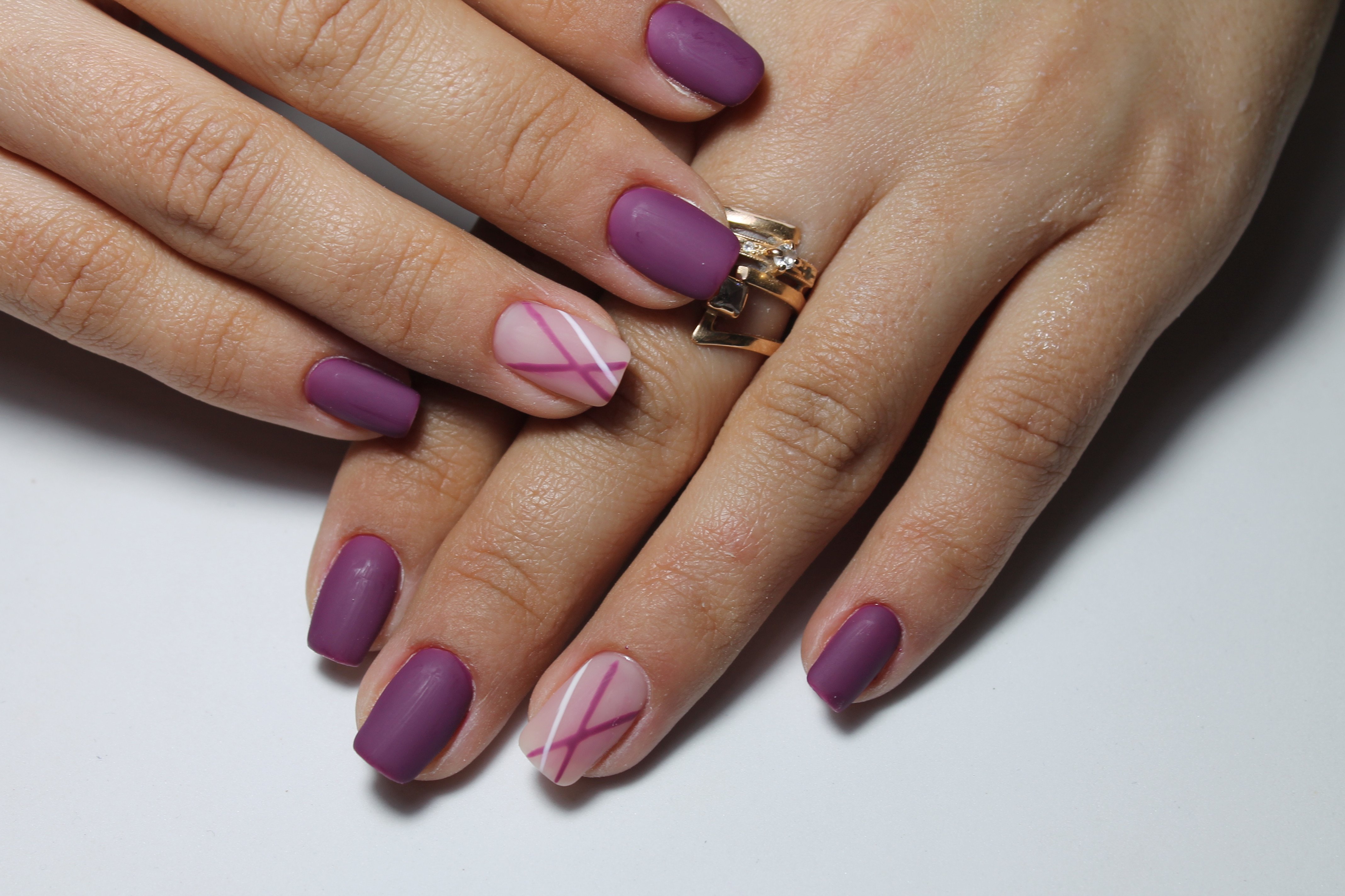 Маникюр на короткие ногти матовый фиолетовый, фото -  Shiny Nails