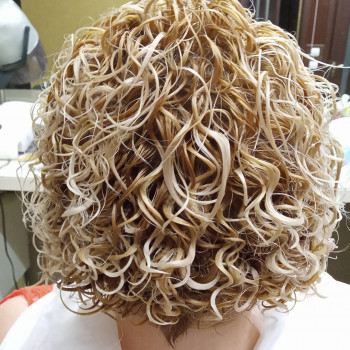 Біо завивка волосся
                    Парикмахер Оксана Львов