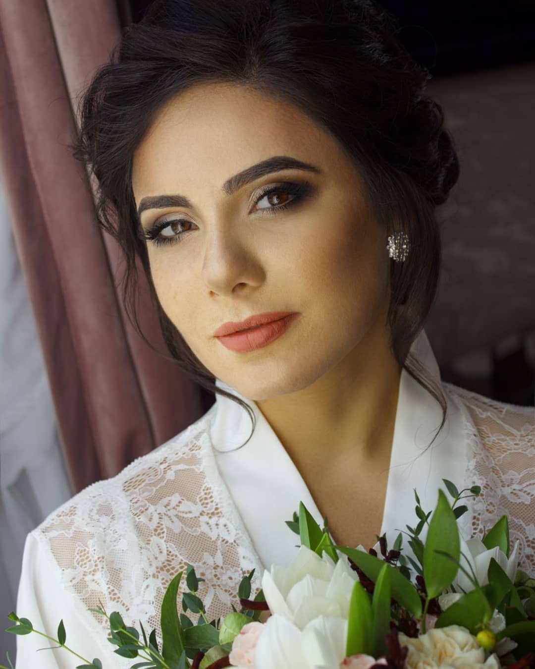 Ніжна фотосесія портретна у халаті, фото - Візажист Марина Михеева