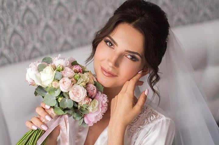 Весільна фотосесія з букетом портретна, фото -  Наталья Черкова Удалить страницу!