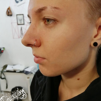 Прокол носа
                    Мастер по пирсингу Валентина Одесса
