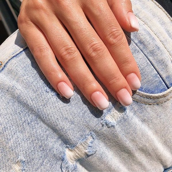 Маникюр на короткие ногти нежный нюдовый, фото -  Ruchkan beauty studio