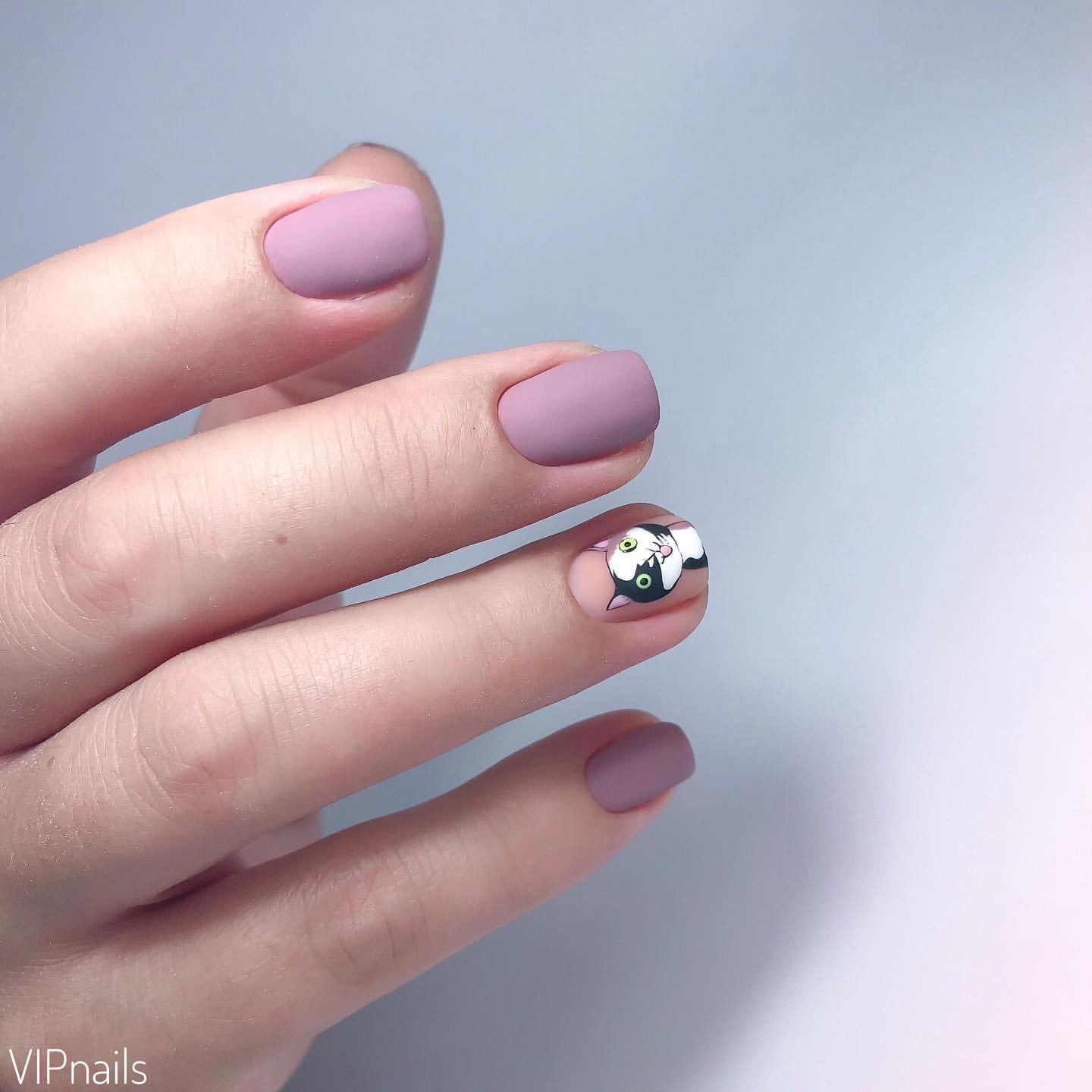 Маникюр на короткие ногти с рисунком матовый, фото - Ногтевая студия Vip Nails