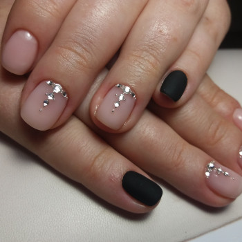 Маникюр
                    Косметологический центр Майстерня Краси Харьков