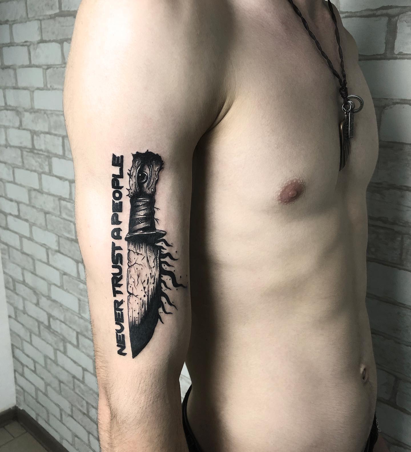 Мужские на руке предплечье, фото - Тату салон Dark Space Tattoo