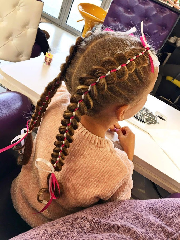 Укладка волосся плетіння зачіска в школу, фото - Студія краси Bambinos