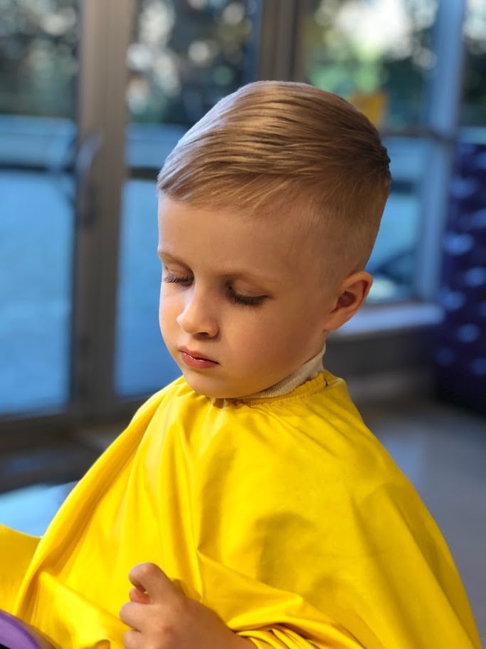 Мужская стрижка на короткие волосы для мальчика, фото - Студия красоты Bambinos