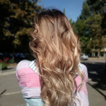 Окрашивание волос
                    Перукар Евгения  Київ