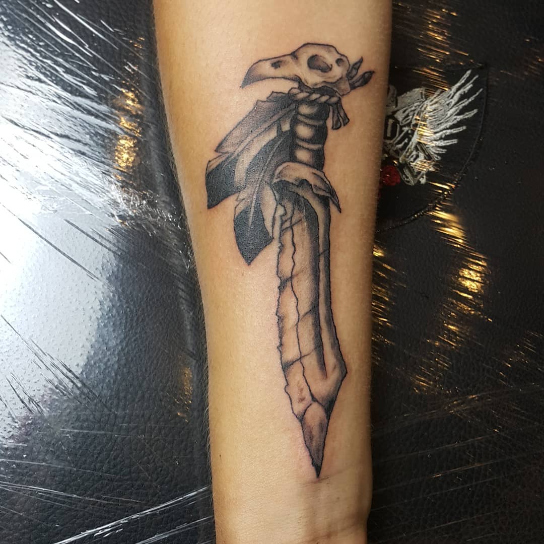 Череп птах кинджал, фото - Тату майстер Анна Шпичка