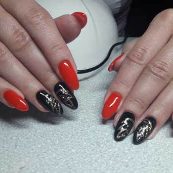 Маникюр, покрытие гель-лак
                    Майстер манікюру Елена Полтава