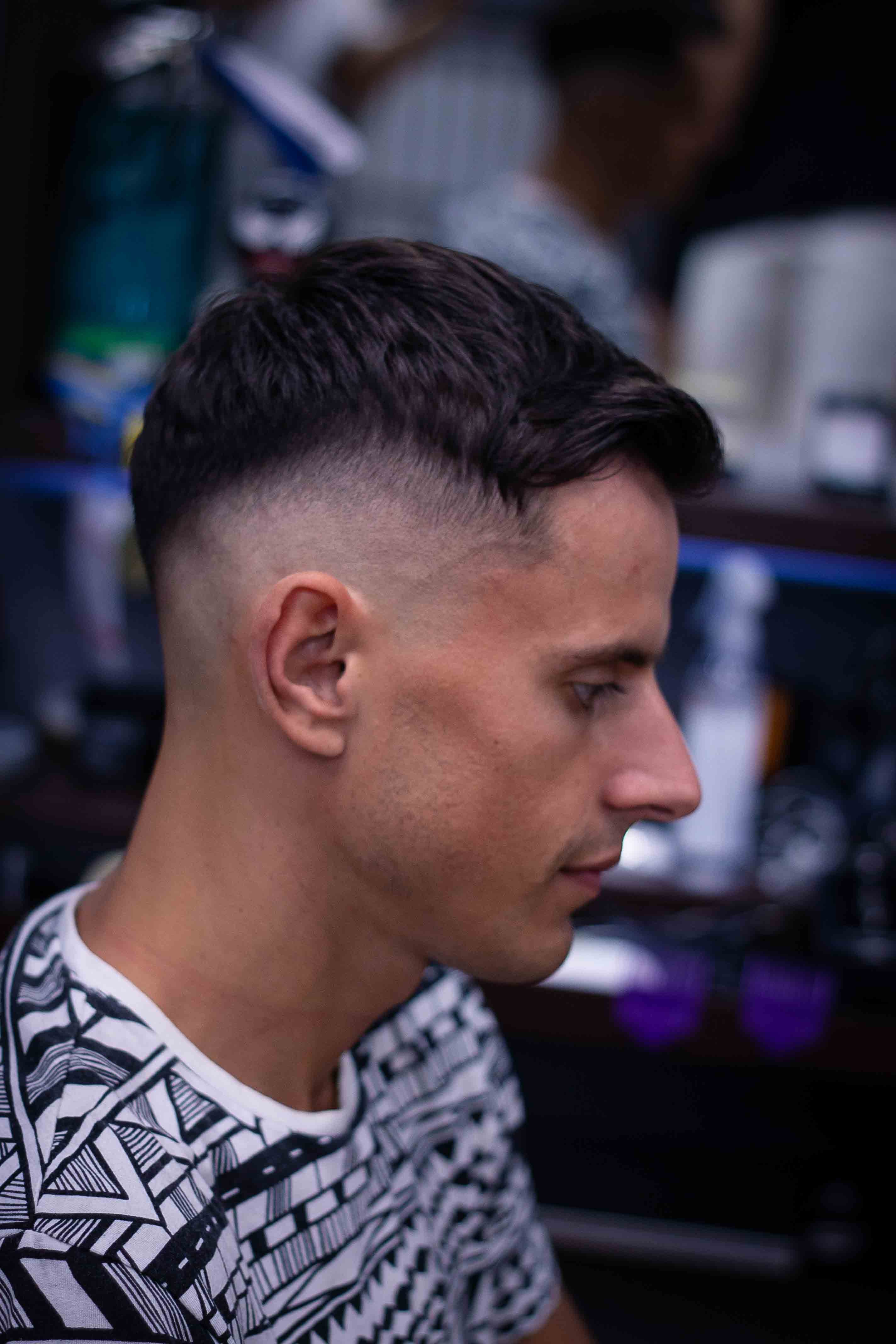 Чоловіча стрижка кроп на коротке волосся, фото -  DIKIY Barbershop
