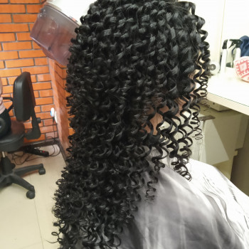 Афронакрутка на тоненьку плойку
                    Перукар Оксана Львів