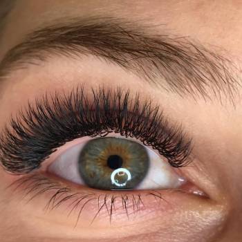 Ника Белоброва , Вишневе Фото - 5