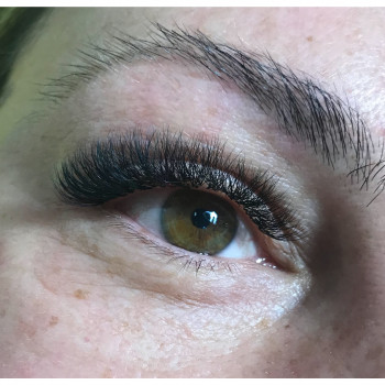 Наращивание ресниц 
                    Лешмейкер Яна Кобец Дніпро