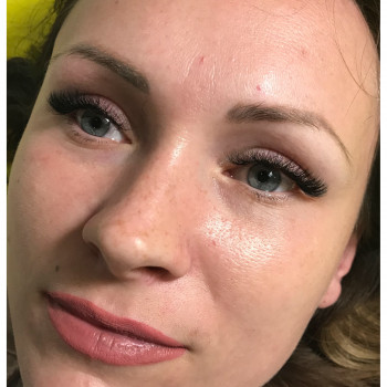 Наращивание ресниц 
                    Лешмейкер Яна Кобец Дніпро