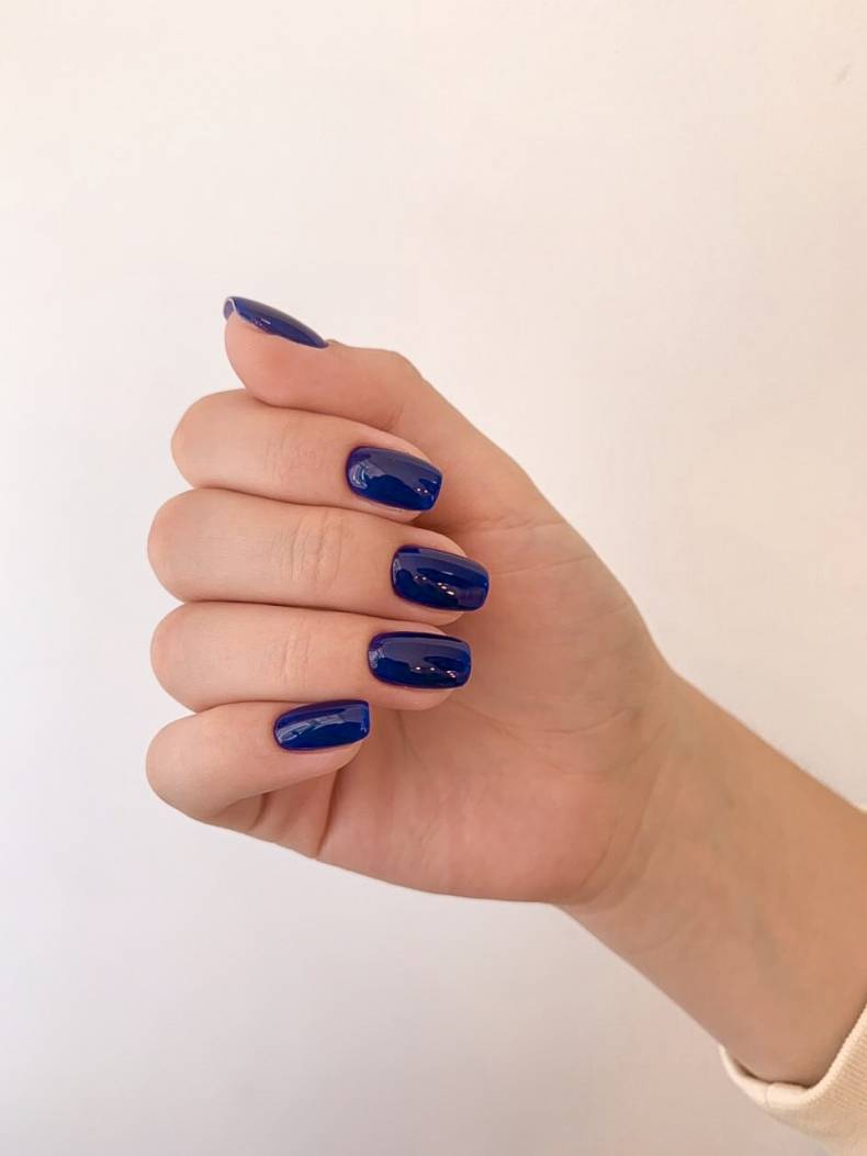 Манікюр на короткі нігті синій однотонний (монохромний), фото -  PalchikovA