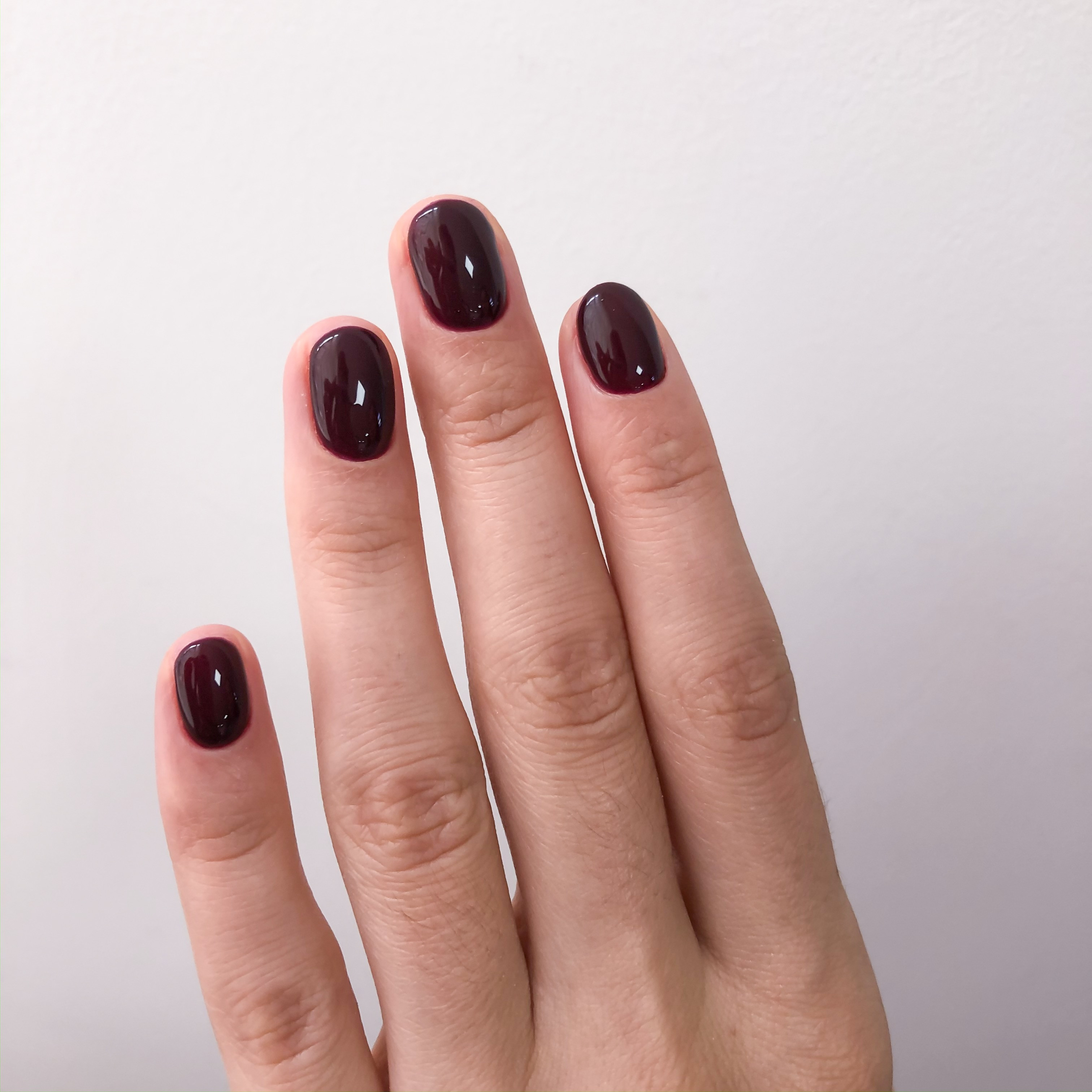 Бордовый маникюр однотонный (монохромный) темный, фото -  PalchikovA