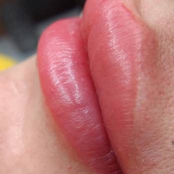 Акварельные губы