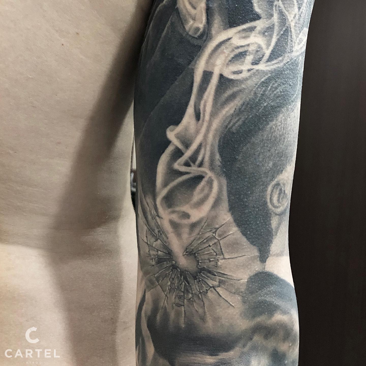 Для хлопців на руці рукав, фото - Тату салон Cartel Tattoo