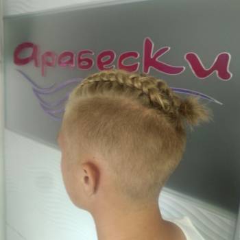 женская стрижка, брейды, косички