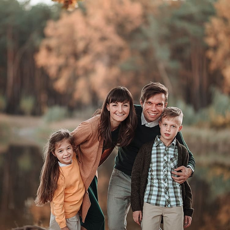 Осенняя фотосессия семейная на природе, фото -  Лиза Пархомчук