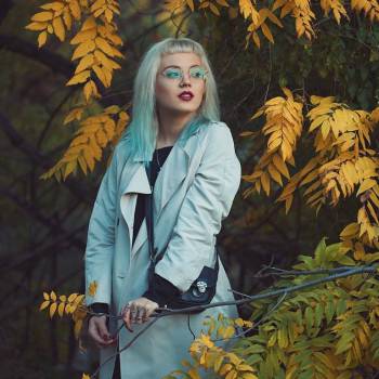 осіння фотосесія, фотосесія у листі, фотосесія для дівчини